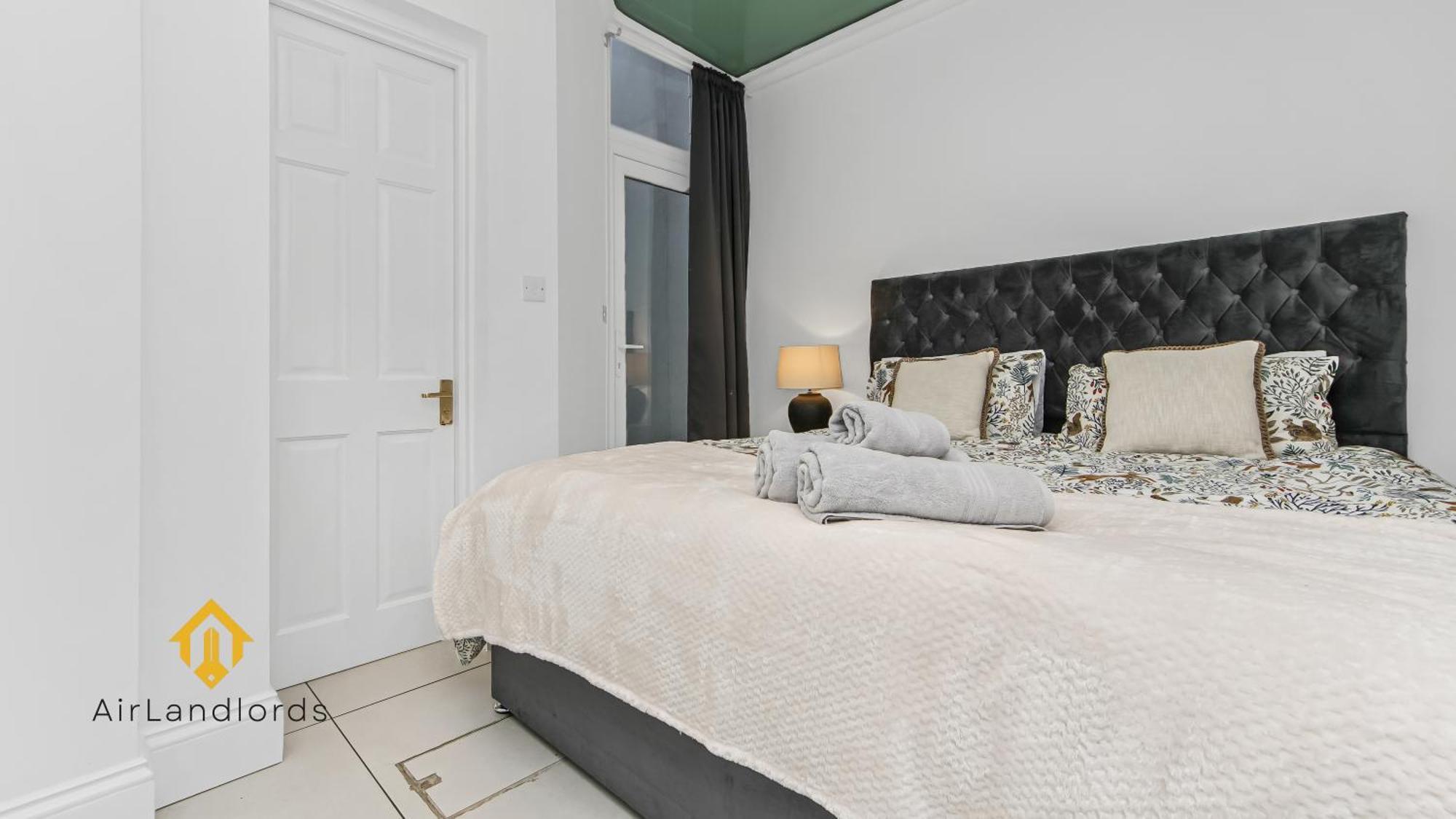 Exceptional 4 Bedroom House Paddington Station! Casa vacanze